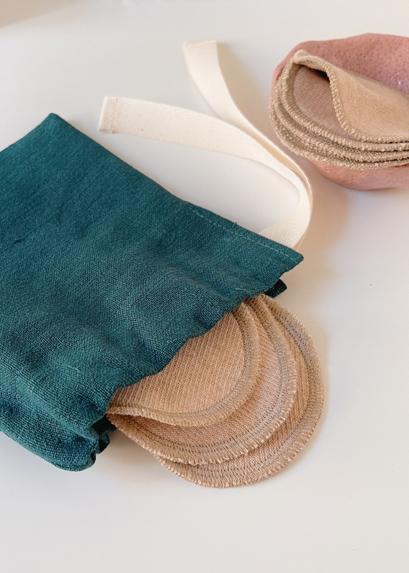 Face Pads & Pouch - Forest Green/Brown - Cotton (organic) and True hemp / Baumwolle (Bio) und Hanf