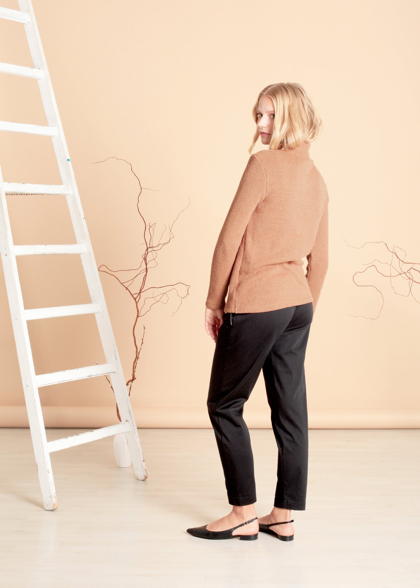Park - Turtleneck Sweater in Brown - 100% true hemp / 100 % Hanf