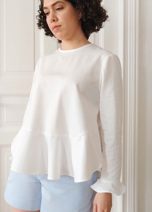 Mara – Long Sleeves Ruffles Top in White - 100% Cotton (organic) / 100 % Baumwolle (Bio)
