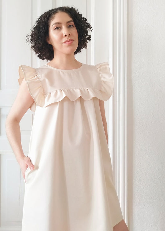 Hana – Ruffle Mini Dress in Ecru - 100% Cotton (organic) / 100 % Baumwolle (Bio)
