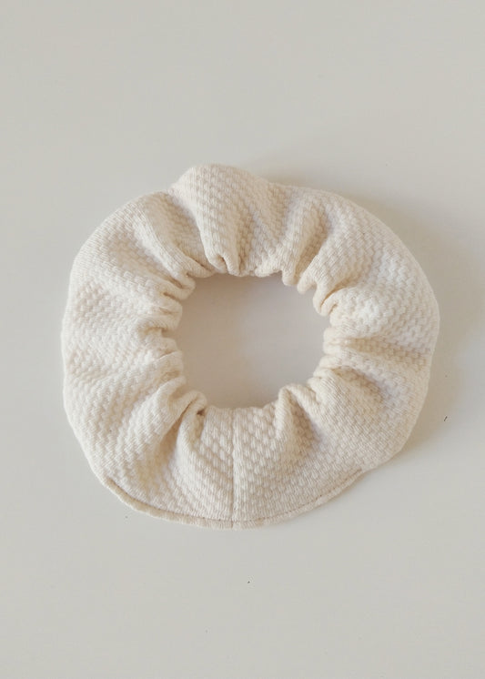 Organic Cotton Scrunchie - Ivory Jacquard - 100% Cotton (organic) / 100 % Baumwolle (Bio)