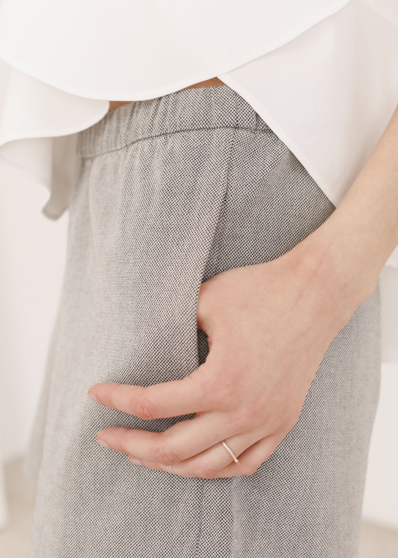 Eva - Shorts in Grey - 100% Cotton (organic) / 100 % Baumwolle (Bio)