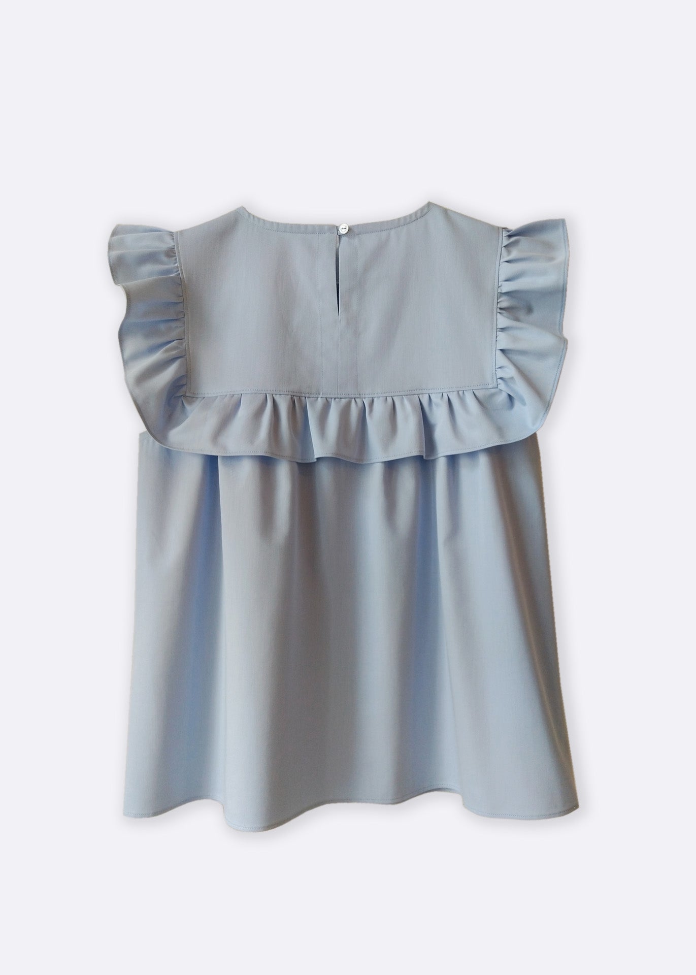 Hana – Ruffle Blouse in Sky Blue - 100% Cotton (organic) / 100 % Baumwolle (Bio)