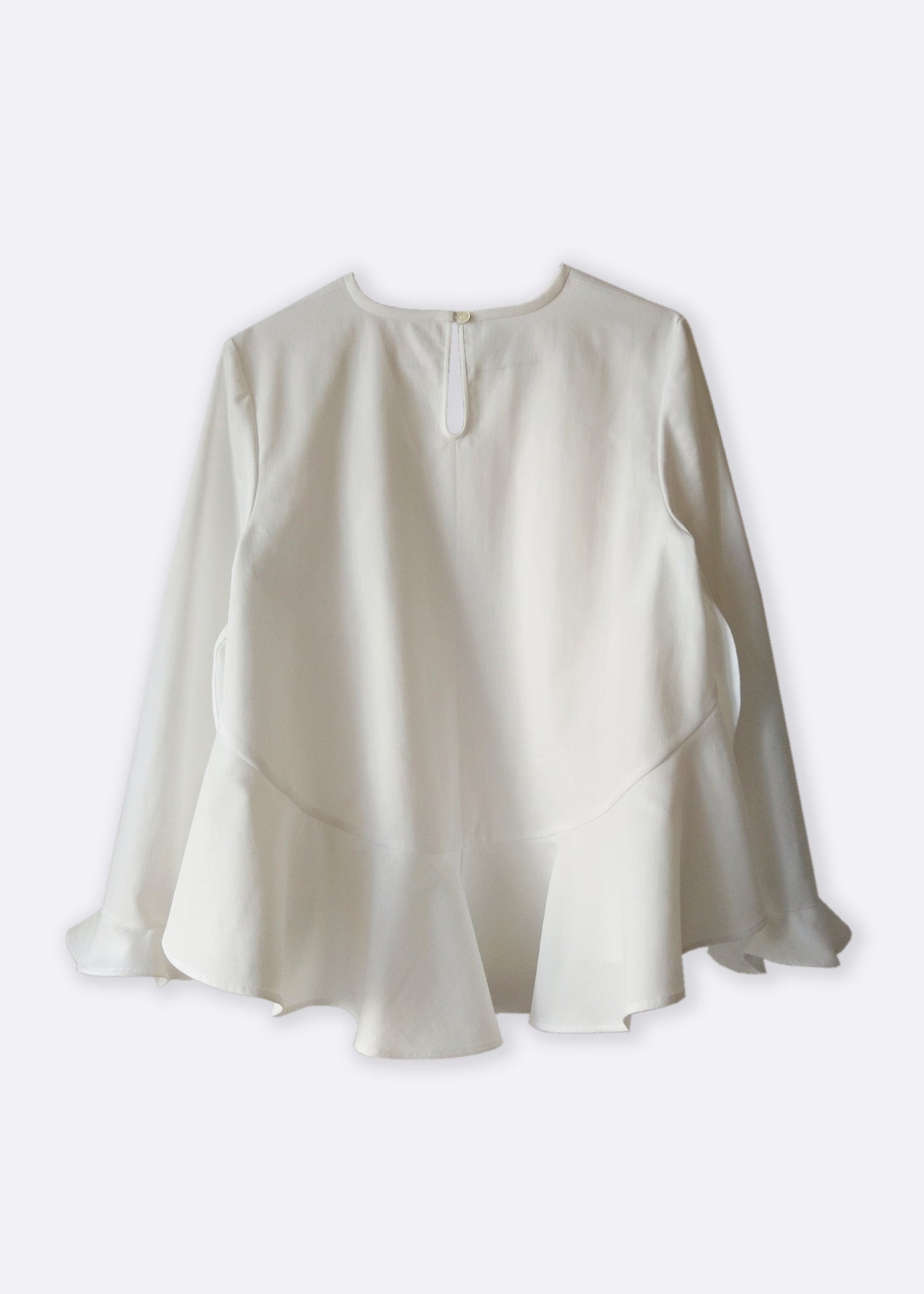 Mara – Long Sleeves Ruffles Top in White - 100% Cotton (organic) / 100 % Baumwolle (Bio)