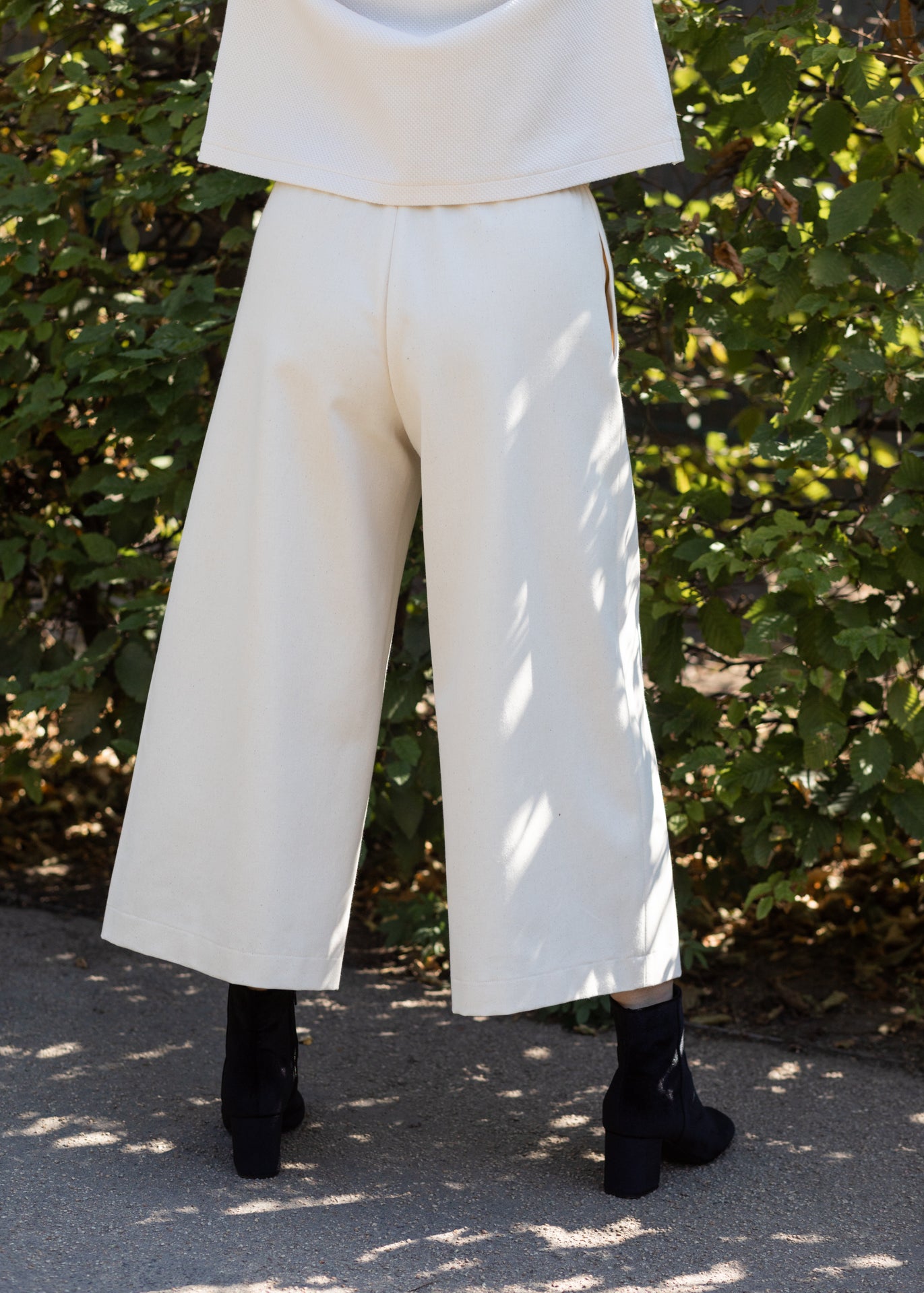 Triadic II – Wide-leg Pants in Ecru - 100% Cotton (organic) / 100 % Baumwolle (Bio)